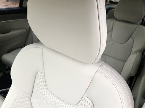 New 2026 Volvo XC90 T8 Ultra w/ Protection Package image 5