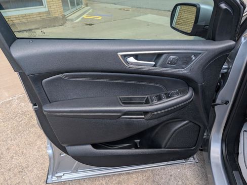 Used 2022 Ford Edge Titanium w/ Equipment Group 301A AWD/4WD image 9