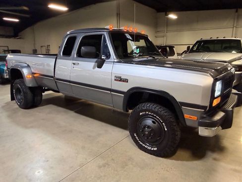 Used 1993 Dodge D/W Truck 350 image 1