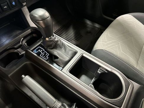 Used 2022 Toyota Tacoma TRD Off-Road w/ Advanced Technology Package AWD/4WD image 23