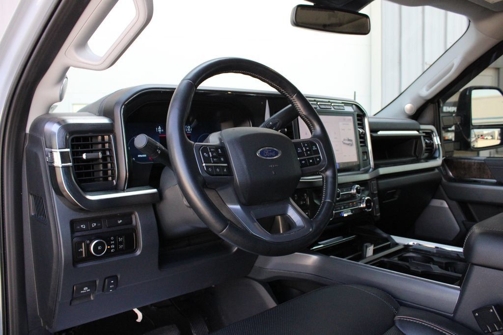 Used 2024 Ford F350 Lariat w/ Lariat Ultimate Package AWD/4WD image 2