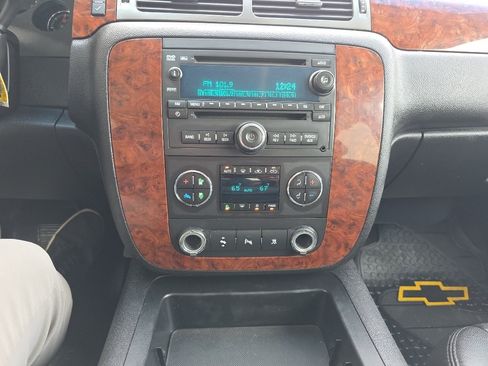 Used 2007 Chevrolet Avalanche LT w/ LT Preferred Equipment Group AWD/4WD image 13