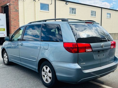 Used 2005 Toyota Sienna CE FWD image 4