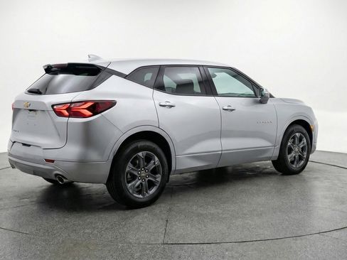 Used 2025 Chevrolet Blazer LT image 9