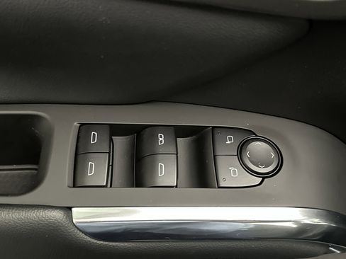 Used 2025 Chevrolet Traverse LT AWD/4WD image 20