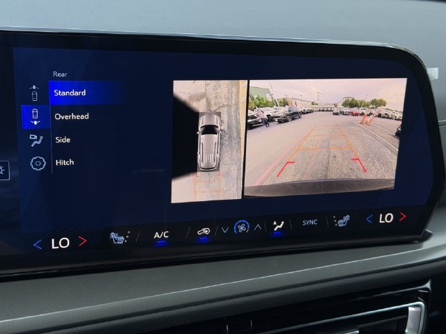 New 2027 Chevrolet Traverse LT w/ Driver Confidence Package FWD image 13