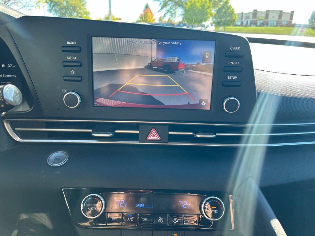 Used 2022 Hyundai Elantra SEL FWD image 15