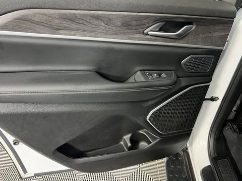 Used 2023 Jeep Grand Cherokee L Limited w/ Luxury Tech Group II image 31