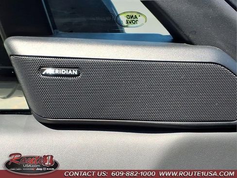 Used 2025 Land Rover Range Rover Sport SE AWD/4WD image 23