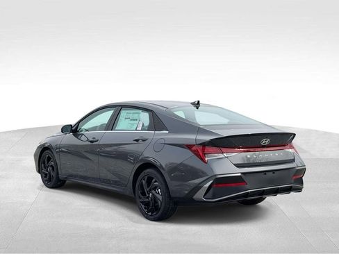 New 2026 Hyundai Elantra SEL Sport Premium FWD image 3