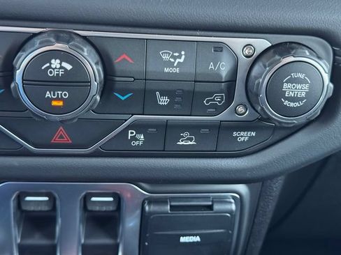 New 2026 Jeep Wrangler Rubicon AWD/4WD image 36