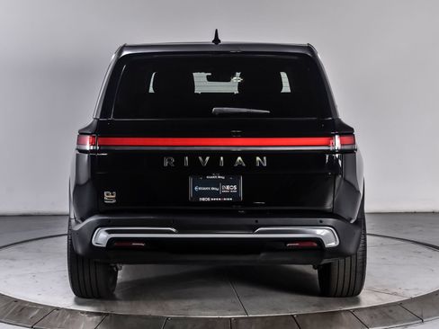 Used 2024 Rivian R1S Adventure AWD/4WD image 10
