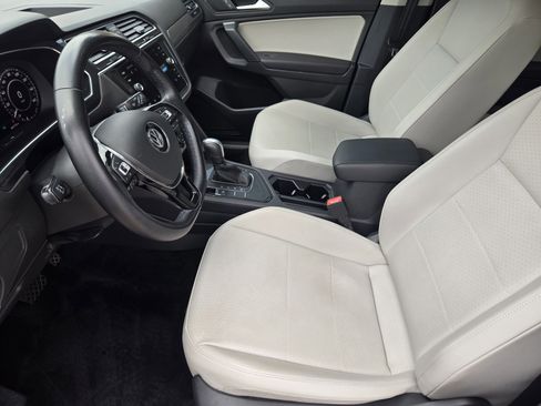 Used 2019 Volkswagen Tiguan SEL FWD image 23