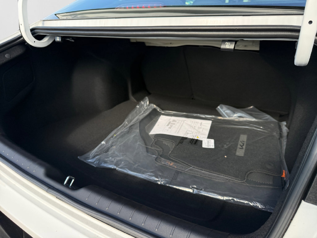 New 2026 Kia K4 GT-Line w/ GT-Line Sunroof Package FWD image 19