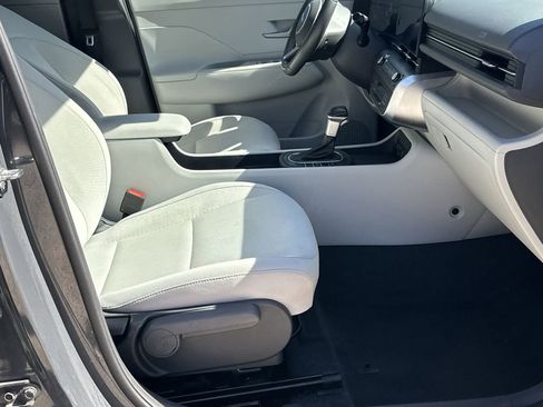 Used 2024 Hyundai Kona SEL image 14