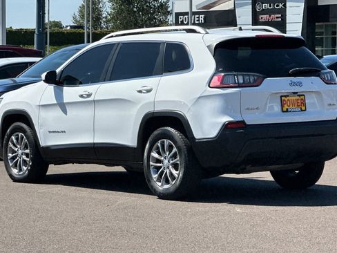 Used 2019 Jeep Cherokee Latitude Plus AWD/4WD image 6