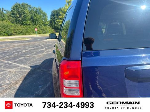 Used 2017 Jeep Patriot Sport w/ Power Value Group FWD image 17