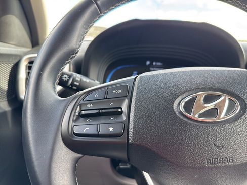 Certified 2023 Hyundai Venue SEL image 28