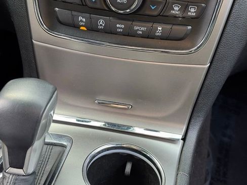 Used 2018 Jeep Grand Cherokee Altitude image 13