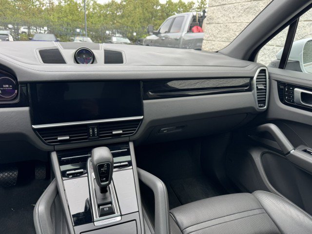 Used 2019 Porsche Cayenne AWD/4WD image 34