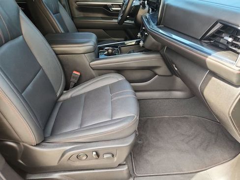 Used 2025 Chevrolet Tahoe RST w/ Comfort Package AWD/4WD image 28