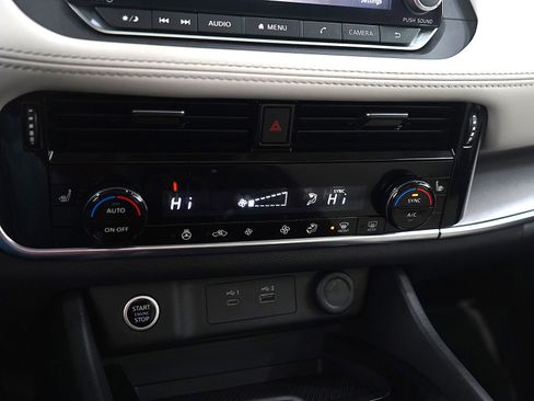 Used 2023 Nissan Rogue SV w/ SV Premium Package image 24