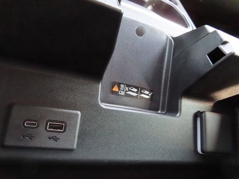 Certified 2024 Chevrolet Silverado 3500 High Country w/ High Country Premium Package image 11