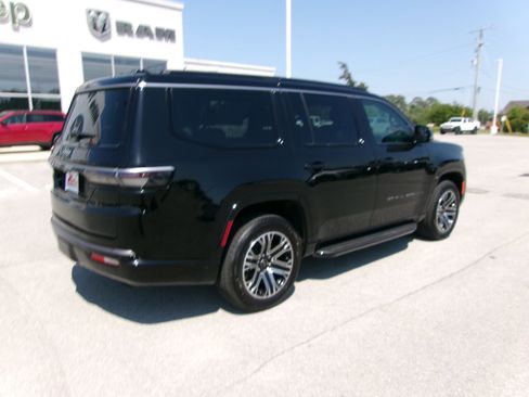 New 2026 Jeep Grand Wagoneer 4WD image 4