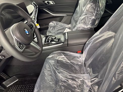 New 2026 BMW X5 xDrive40i w/ M Sport Package AWD/4WD image 15