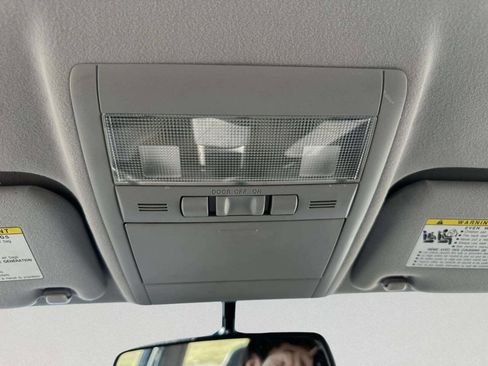 Used 2009 Toyota Prius FWD image 31