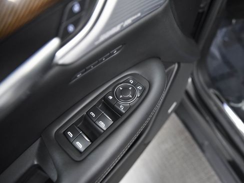 Certified 2023 Cadillac XT5 Sportv w/ Platinum Package image 10