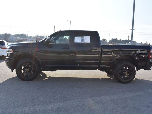 Used 2022 RAM 2500 Laramie w/ Night Edition image 6