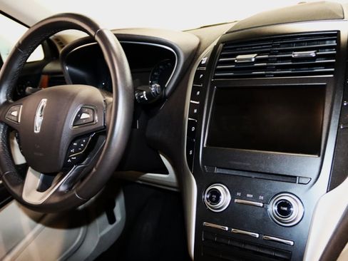 Used 2017 Lincoln MKC Select w/ Lincoln MKC Climate Package image 61