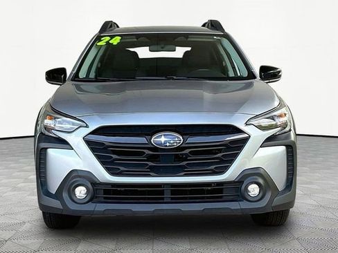 Used 2024 Subaru Outback Premium AWD/4WD image 9