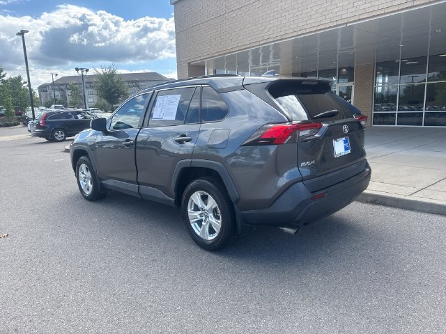 Used 2021 Toyota RAV4 XLE FWD image 3