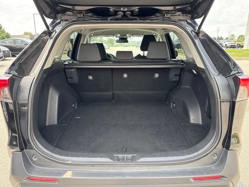 Used 2025 Toyota RAV4 XLE FWD image 20