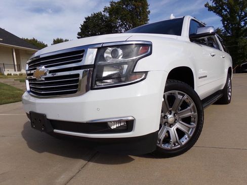 Used 2019 Chevrolet Suburban Premier image 9