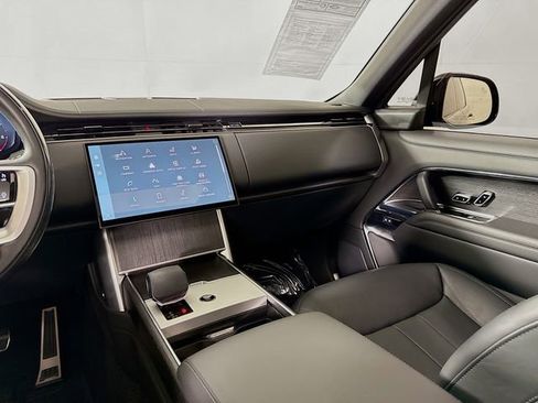Certified 2024 Land Rover Range Rover Long Wheelbase SE image 26