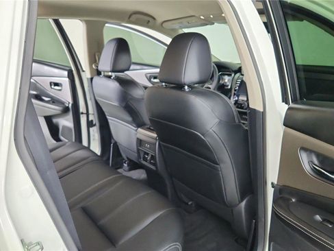 Certified 2024 Nissan Murano SV w/ SV Midnight Edition Package image 25