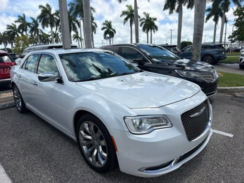 Used 2015 Chrysler 300 C RWD image 3