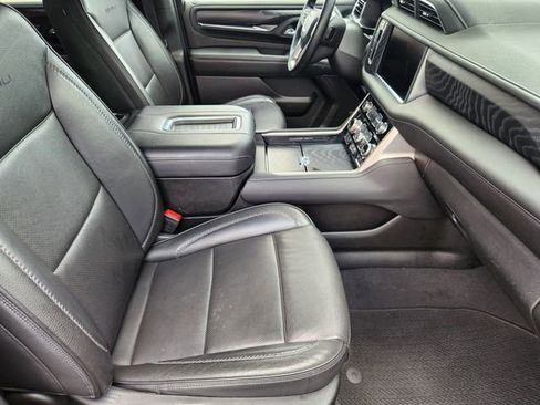 Used 2024 GMC Yukon Denali AWD/4WD image 11