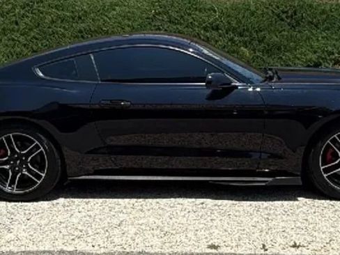 Used 2016 Ford Mustang Coupe RWD image 5