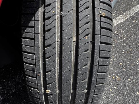 Used 2009 Pontiac Vibe w/ Preferred Package image 17