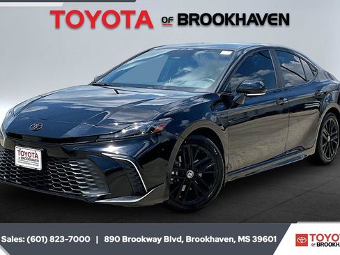 Used 2025 Toyota Camry SE w/ Convenience Package FWD image 10