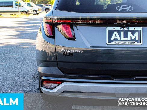 Used 2025 Hyundai Tucson SEL FWD image 12