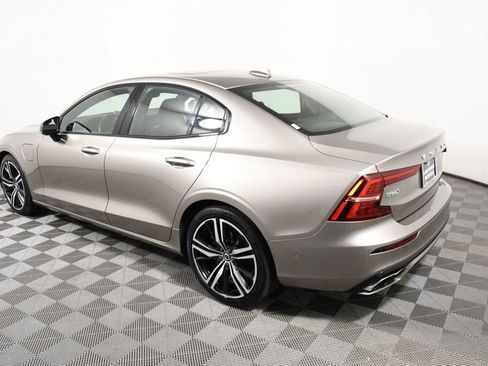 Used 2019 Volvo S60 T8 R-Design AWD/4WD image 3