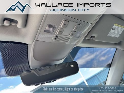 Used 2023 Volkswagen Taos SE FWD image 16