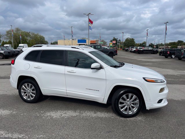 Used 2018 Jeep Cherokee Overland w/ Technology Group AWD/4WD image 2