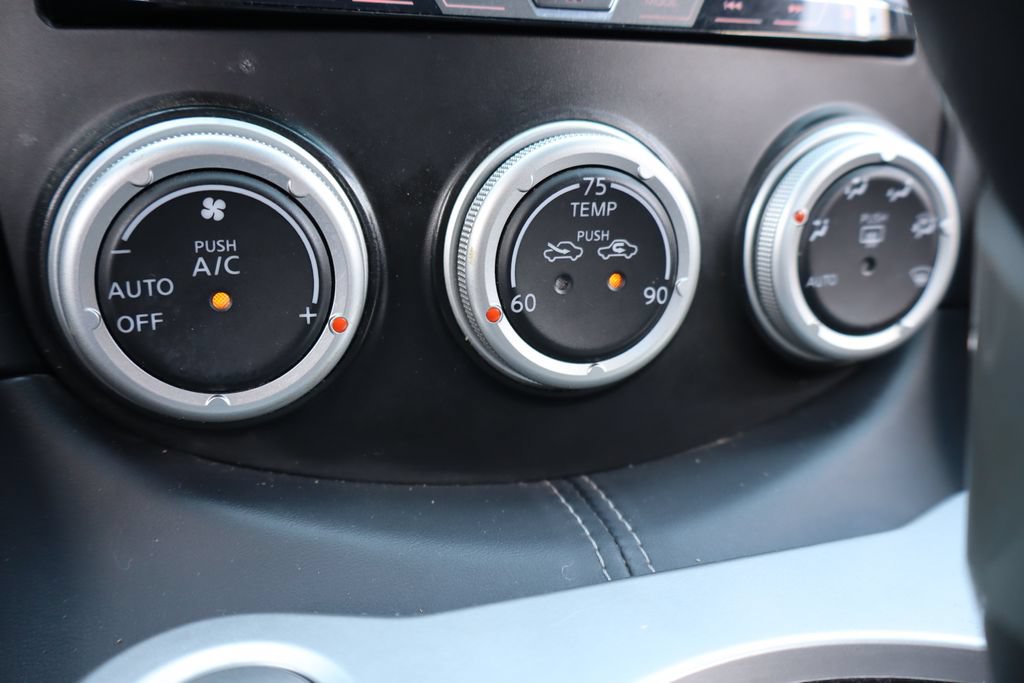 Used 2016 Nissan 370Z Coupe RWD image 14