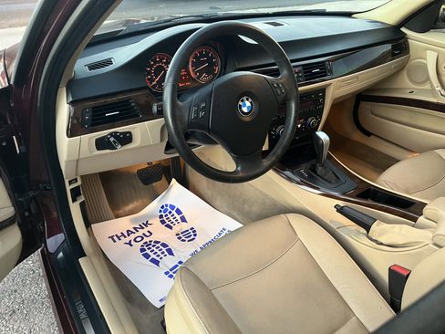 Used 2010 BMW 328i xDrive Sedan AWD/4WD image 9